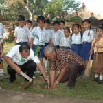 GCC Staff Teaching children how to plant trees (ENP)