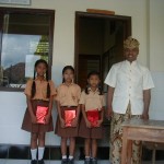 English class prize winners Grade 4 with GCC local Teacher